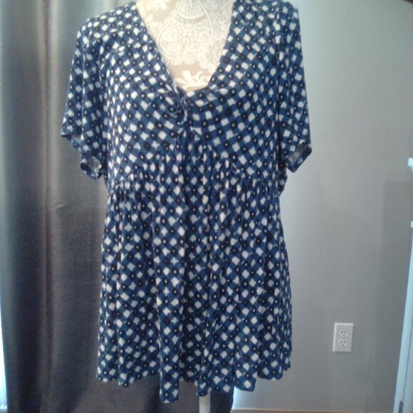 Soft Summer Blouse - Picture 1 of 5
